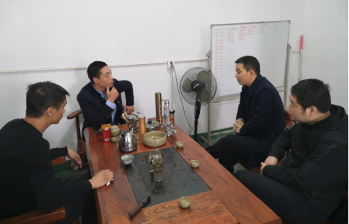 陪同政府園區(qū)赴汽車零配件搬遷擴建投資選址項目方對接考察，推進(jìn)汽車產(chǎn)業(yè)整合發(fā)展