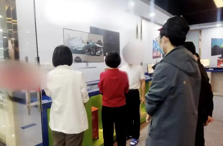 投資額8億，年產(chǎn)值25億！四川某地方政府實地對接高端新型顯示器生產(chǎn)投資選址項目