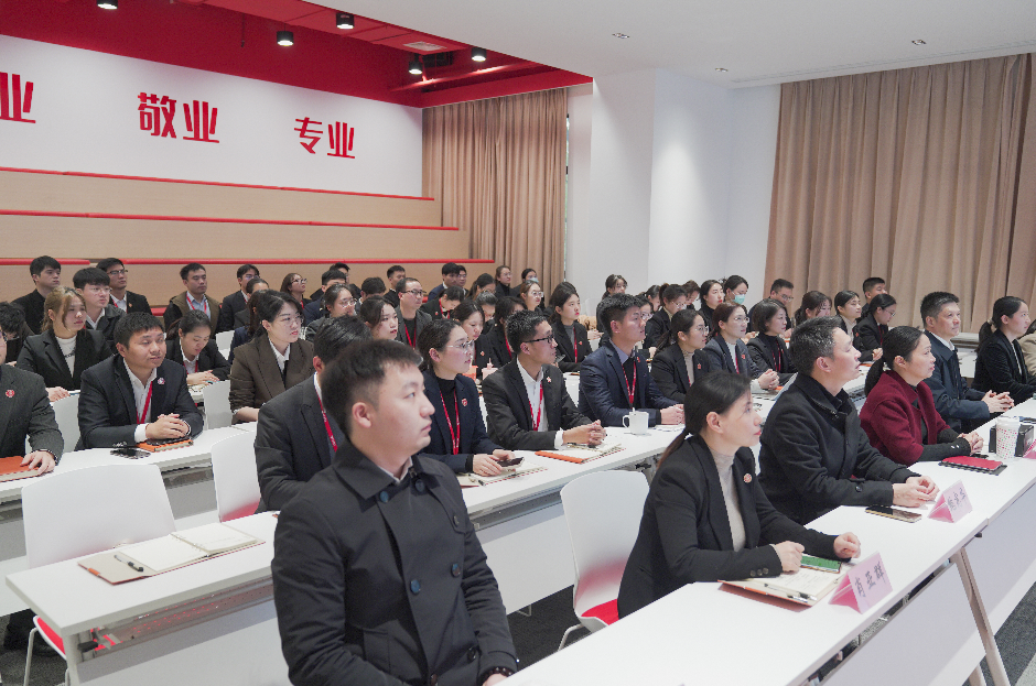 全力搶項(xiàng)目，拓市場，拼落地！12月上旬，集團(tuán)成功通過34個(gè)優(yōu)質(zhì)投資選址項(xiàng)目