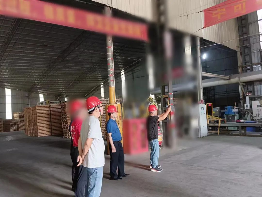 一家政府同日對(duì)接兩個(gè)項(xiàng)目！廣西某地方政府先后對(duì)接環(huán)保塑料產(chǎn)品生產(chǎn)投資選址項(xiàng)目和十強(qiáng)品牌建筑材料擴(kuò)建項(xiàng)目